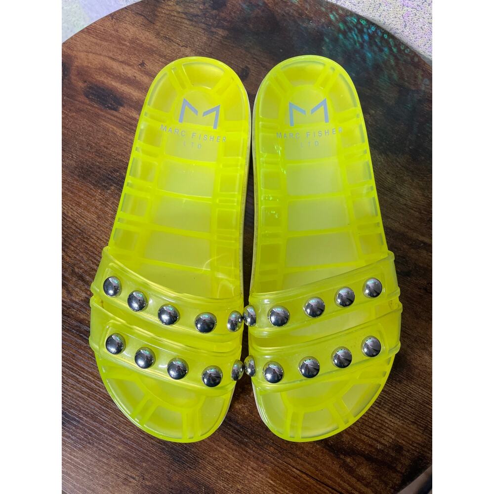Marc Fisher Trent Jelly Sandals Womens 7.5 Neon Yellow Lime Studs Slide Platform - Picture 2 of 13